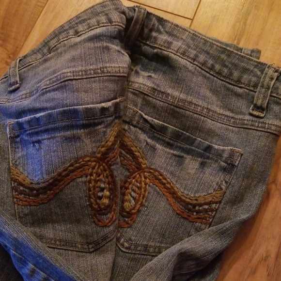 Capris - Picture 1 of 2